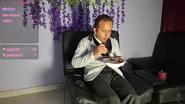 GreisyAndHazzan Live XXX-chat