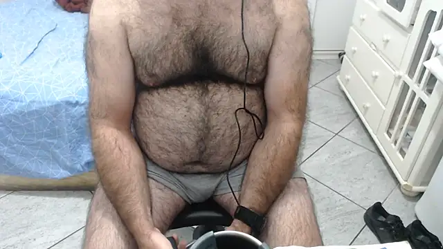 XXX chat uživo modela MysterBearMG
