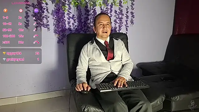 צ'אט XXX בשידור חי של GreisyAndHazzan
