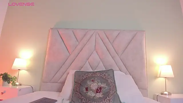 nova_silk Chat XXX live