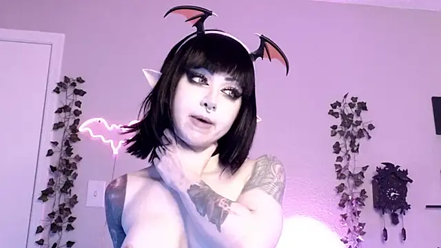 Ivey_Strigoi Chat XXX in diretta
