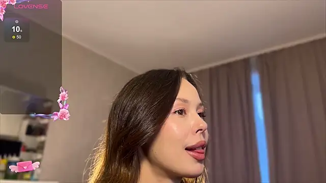 XXX chat uživo modela Inessagirl