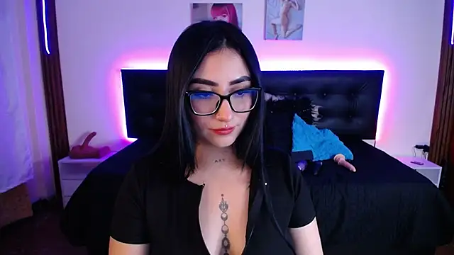 SeleneMore লাইভ XXX চ্যাট