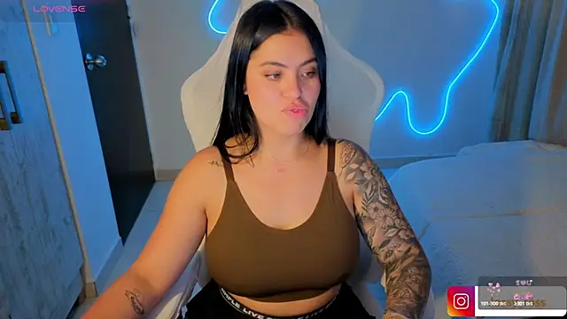 צ'אט XXX בשידור חי של Victoryyy_