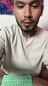 XXX chat uživo modela Anthony-Martin