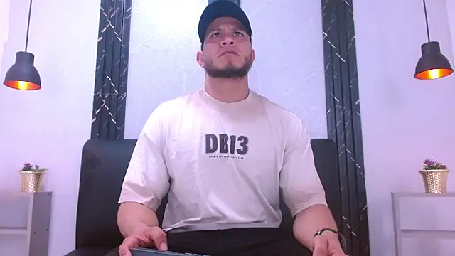 Maximiliano_Stronge XXX чат на живо