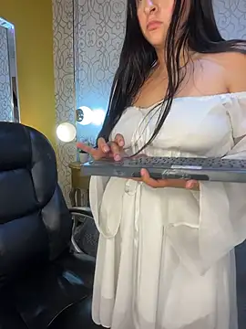 Maggiee_1のライブXXXチャット