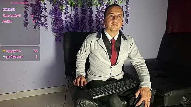 GreisyAndHazzan's Live XXX Chat
