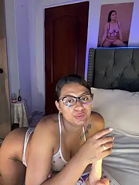 ema_zoen Live XXX chat