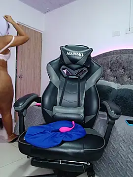 nashiira_'s Live XXX Chat