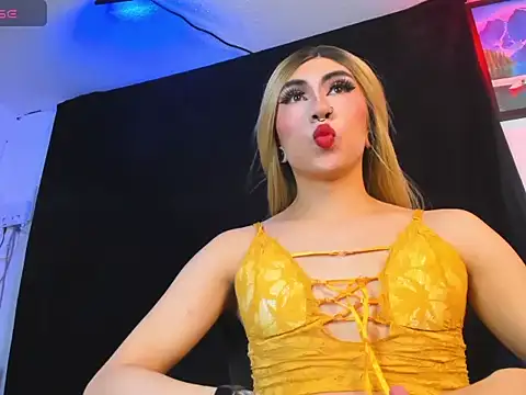 naughty_trans_dolls' Live XXX Chat