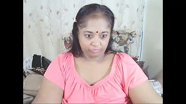 Chat XXX en directo de Indiantasha