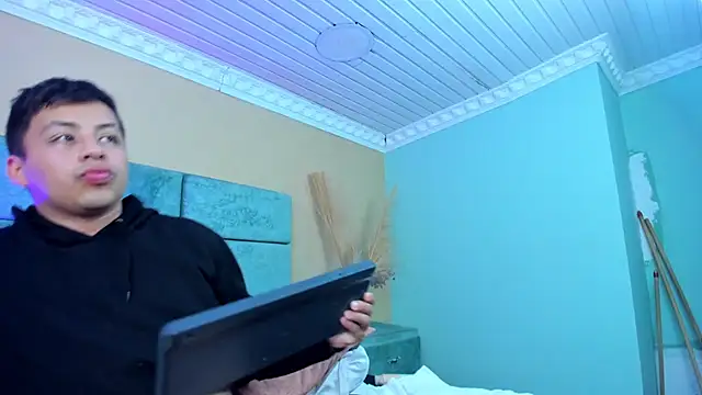 MarceeloMoretti Chat XXX in diretta