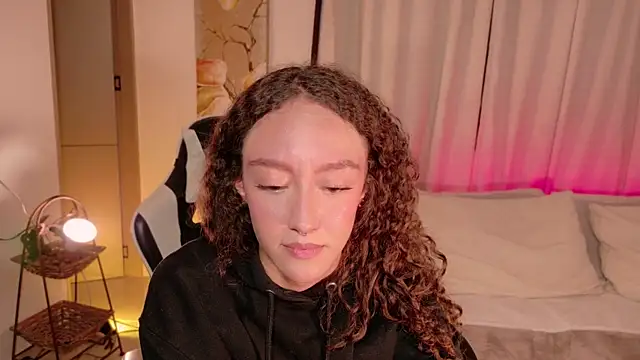 ChloeMoreti 现场XXX聊天