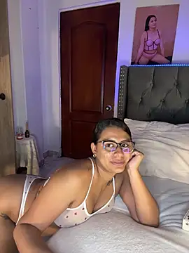 ema_zoe Adlı Modelin Canlı XXX Sohbeti