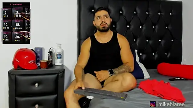 mikeblaree's Live XXX Chat