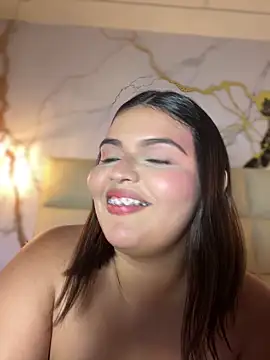 Lia_sexx élő XXX-chatje