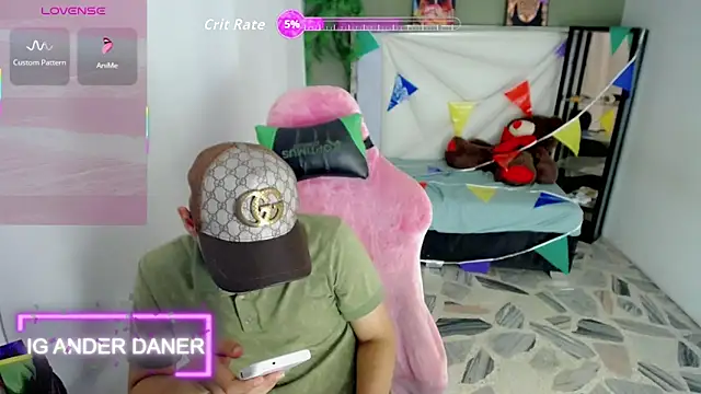 Chat XXX ao vivo de Top_and_bottom