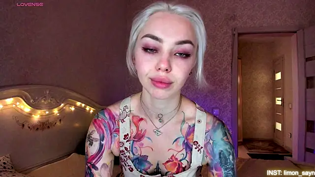 XXX chat uživo modela LillyMoure_