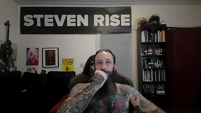 Chat +18 de StevenRiseNYC ao vivo