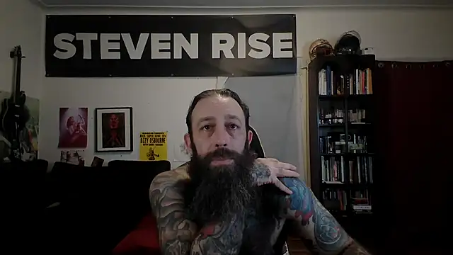 Chat +18 de StevenRiseNYC ao vivo