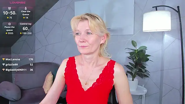 Julie_Lucas Adlı Modelin Canlı XXX Sohbeti