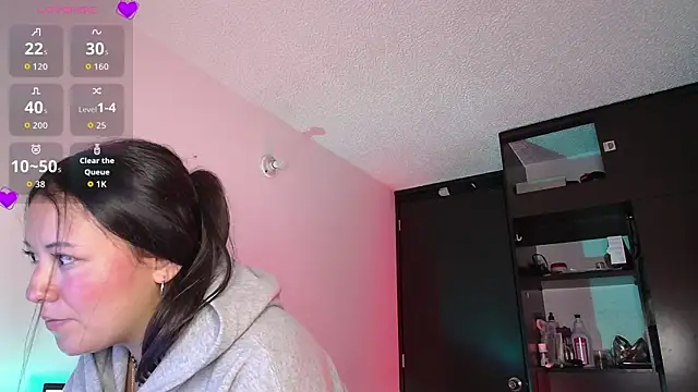 Chat +18 de Lexie_Thompson10 ao vivo