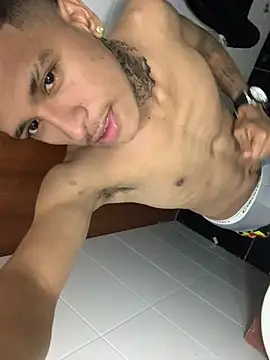 XXX chat uživo modela Anthony_clark1