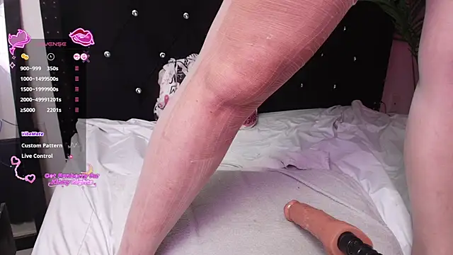 whitesexybitch44's Live XXX Chat