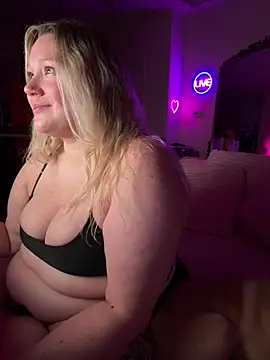 XXX chat uživo modela PiggyRose
