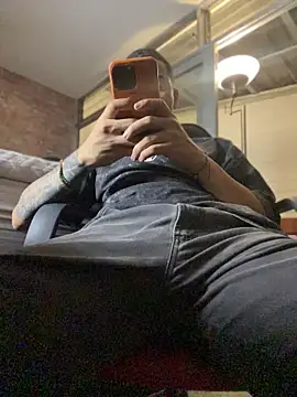 AlphaMasterXxx XXX чат на живо