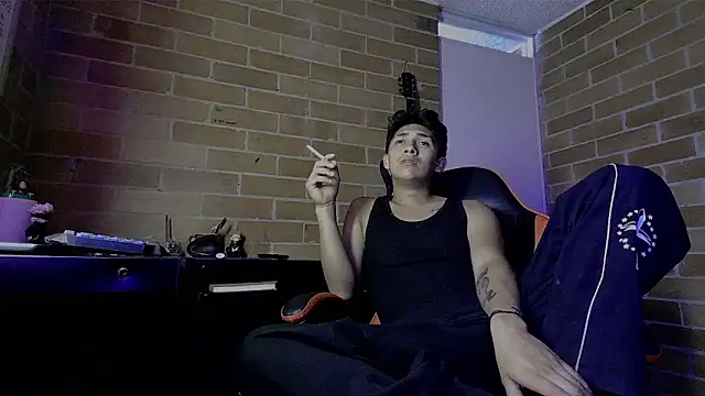 ethann2_ Chat XXX in diretta