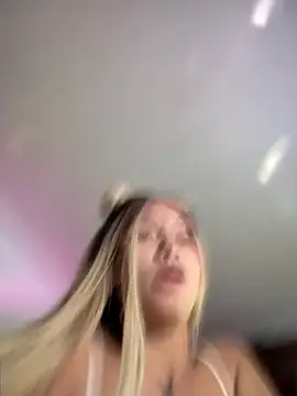 Ariana_bb লাইভ XXX চ্যাট