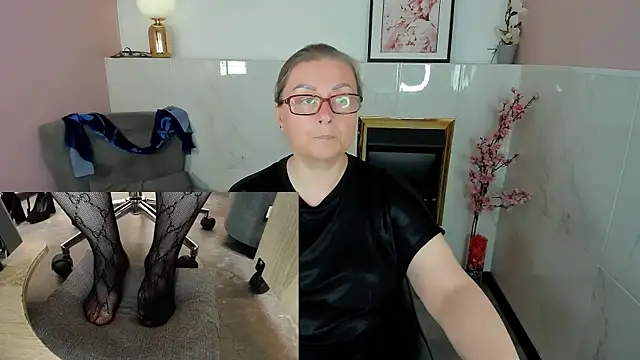 צ'אט XXX בשידור חי של Alexandra_Kind