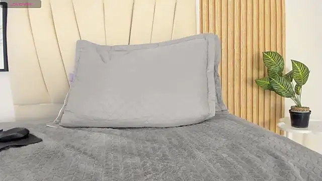 Nina_keller_ Chat XXX in diretta