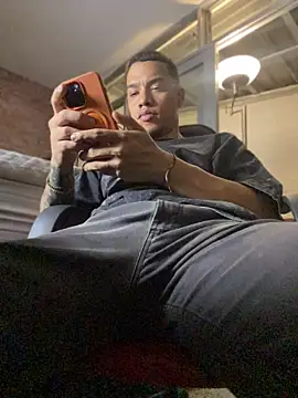 AlphaMasterXxx 现场XXX聊天