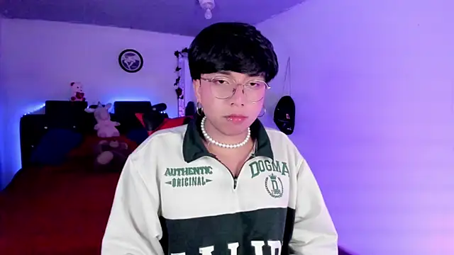 AnggelONfiree's Live XXX Chat