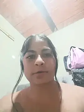 Giselabrunette25's Live XXX Chat