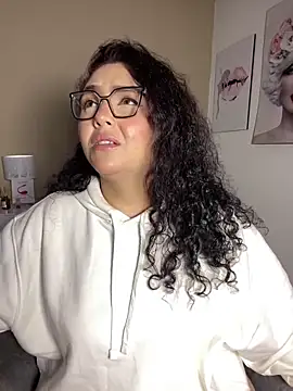 AlmaraRouge live XXX chat