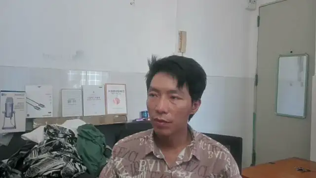 xhqds Chat XXX in diretta