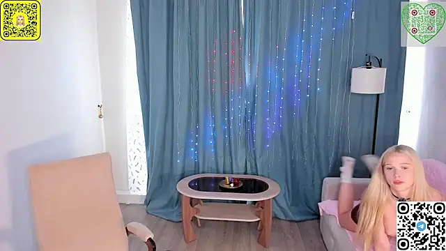 CherrylHolme Adlı Modelin Canlı XXX Sohbeti