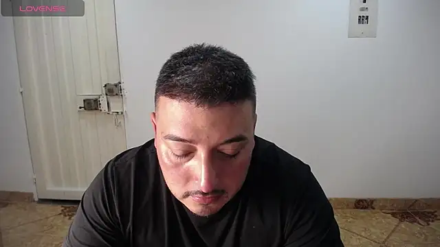 antonycruz's Live XXX Chat