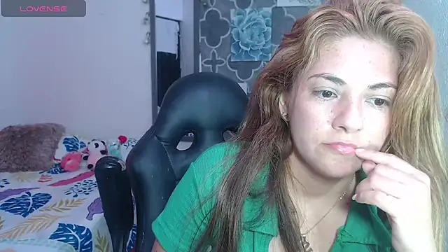 karamirror_ Adlı Modelin Canlı XXX Sohbeti