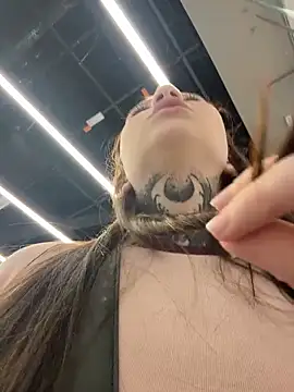 Chatroom XXX en direct de FionaMurr