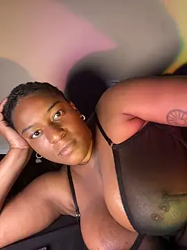 Онлайн чат XXX GirthGoddessCoco