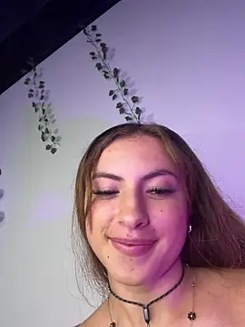 Ivana_Kitty Adlı Modelin Canlı XXX Sohbeti