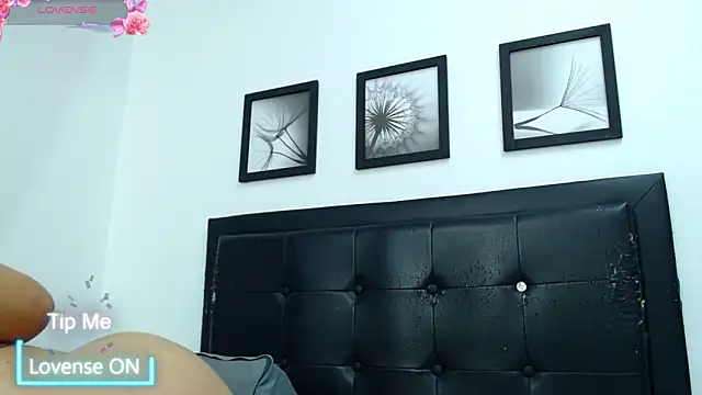 Онлайн чат XXX KellyJoness_
