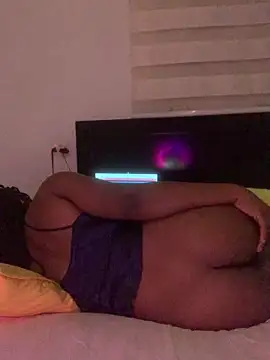 MISSMAYSROOM Adlı Modelin Canlı XXX Sohbeti