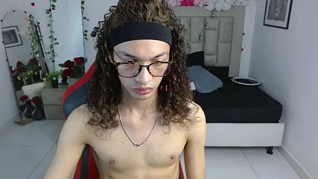 Axel_fox77 在線直播表演