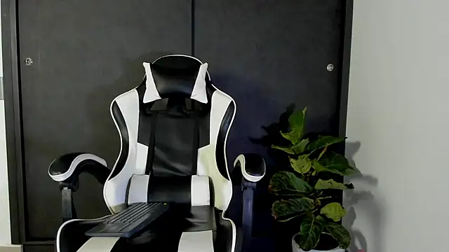 XXX chat uživo modela Ivy_Heat